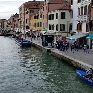 https://luxury-apartments-palazzo-nani.hotelslidodijesolo.com